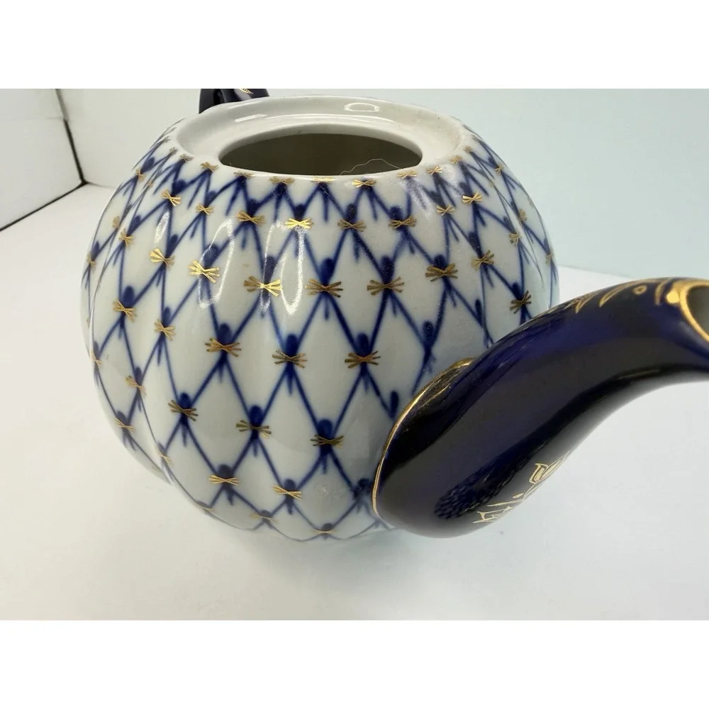 Lomonosov Porcelain Large Cobalt Blue Net Teapot Gold‎ 7 1/8